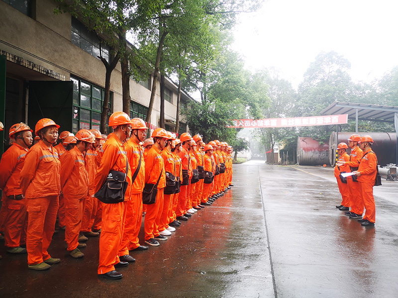 弘旭公司进行受限空间现场应急措置演练(图3)